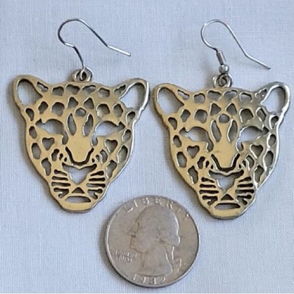 Vintage Large Leopard Face Cut Out Dangle Earring goldtone. - Picture 2 of 3